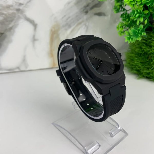 New Men Quartz Watch With Silicone Strap